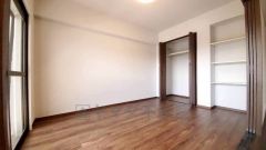 住む人のこだわりを活かす洋室。日当たりがよく、寝室としての利用もおすすめ。広めのクローゼットには荷物をすっきり片付けられ、ゆとりのある暮らしが出来ます＾＾