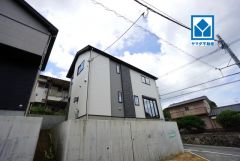 現地（2026年7月7日）撮影。八田小学校徒歩7分。スーパー・コンビニ・ドラッグストアも徒歩10分圏内に揃っています＾＾快適でゆとりのある生活空間で新生活を始めましょう^^