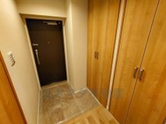 たっぷり収納できるシューズボックスです。大容量のシューズボックスは家族全員の増えがちな靴や物をすっきり収納できます。