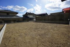 お子様と公園に行けない日も、のびのびお庭で遊べるのがうれしいですね。ガーデニングやお子様のプールなど大活躍です＾＾