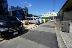 現地（2025年7月22日）撮影。大型車の通行が少なく、騒音や振動が少ないので静かで快適な生活を送れます。