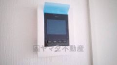 防犯性、セキュリティ対策に安心できるテレビモニター付きインターフォンです。セールスマン対策にもなり安心できます。