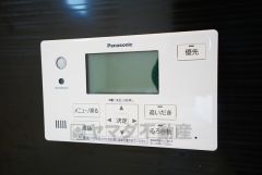 湯量・湯温の設定、そして保温までワンタッチのフルオートバス。便利な追い炊き機能付きです。