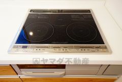 IHクッキングヒーターは火を使わないため、火災の発生リスクを抑えることが出来ます。汚れてもサッとふけてお掃除らくらく＾＾