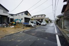 道路幅が6ｍと広く、開放感があります。落ち着いた住宅地内で快適な生活を実現してみませんか。