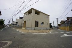 住人以外の車の進入も少なく、小さなお子様を持つご家庭にも安心です。
