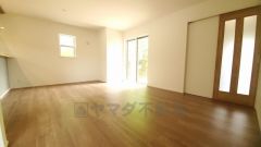 断熱性能の窓ガラスを採用。省エネ、光熱費カットにも貢献します。夏は涼しく、冬は暖かく快適に過ごせますよ＾＾