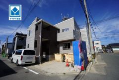 現地（2026年10月15日）撮影。角地。リビング3面採光。バルコニー2面確保。ウォークインクローゼット2箇所完備＾＾ご家族と会話をしながら楽しくお料理ができるアイランドキッチン＾＾