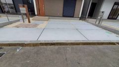 駐車スペースはゆとりある2台分を確保。マイカー用に、お客さま用に、余裕を持ってご利用いただけます。