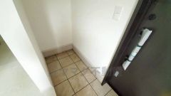 ベビーカーや泥のついたおもちゃをしまうのに便利なスペースです。玄関周りをスッキリさせることが出来ます＾＾