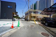 住人以外の車の進入も少なく、小さなお子様を持つご家庭にも安心です。