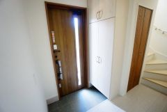 たっぷり収納できるシューズボックスです。家族全員の靴がきれいに整頓できます。
