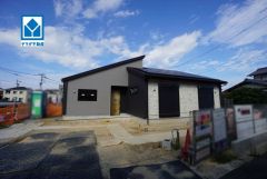 現地（2026年10月20日）撮影。風通しの良い角地＾＾憧れの平屋住まい＾＾階段昇降のないストレスフリーな生活始めませんか。