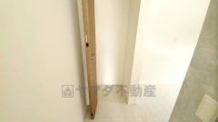 食品や飲料、調理器具を収納できるパントリー付き。週末に買いだめした食料を楽々収納できます。