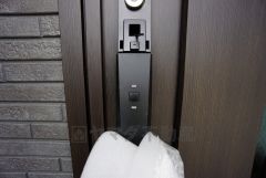 かざすだけで開閉できる、タッチキー採用の玄関。お買い物帰りで、両手がふさがってきても簡単に中に入れます＾＾