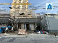 現地（2026年3月26日）撮影。松崎小学校徒歩10分。スーパーやコンビニなども近く周辺環境充実。快適でゆとりのある生活空間で新生活を始めましょう^^