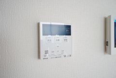 おいだき機能つきなのでお風呂に入る時間が異なるご家庭には嬉しいですね。ボタン一つで快適で便利な生活が＾＾