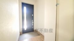 たっぷり収納できるシューズボックスです。家族全員の靴がきれいに整頓できます。