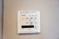 浴室暖房乾燥機付き＾＾梅雨の時期や花粉、PM2.5が酷いときなどの洗濯を干すのに重宝しそうですね＾＾