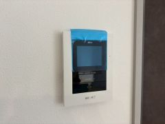 防犯性、セキュリティ対策に安心できるテレビモニター付きインターフォンです。セールスマン対策にもなり安心できます。