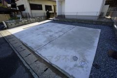 駐車駐車スペースはゆとりある3台分を確保。マイカー用に、お客さま用に、余裕を持ってご利用いただけます。