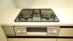 複数の調理を一度に行うことができる3口コンロ。効率よくお料理が出来ます。毎日のお料理も楽しくなりますね＾＾