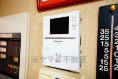 防犯性、セキュリティ対策に安心できるテレビモニター付きインターフォンです。セールスマン対策にもなり安心できます。