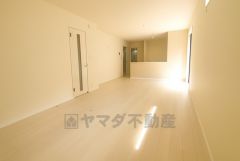断熱性能の窓ガラスを採用。省エネ、光熱費カットにも貢献します。夏は涼しく、冬は暖かく快適に過ごせますよ＾＾