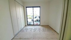 リビングからの続き間として和室をご用意しました。普段はリビングとつなげて開放的なスペースとして、来客時には客間としてお使いいただけます。