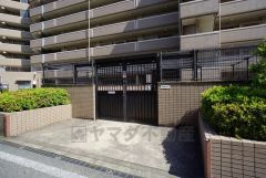 しっかりと扉の閉まるゴミ置き場。ゴミが散らかる心配もありません。