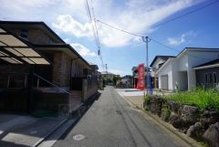 住人以外の車の進入も少なく、小さなお子様を持つご家庭にも安心です。