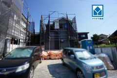 現地（2026年8月3日）撮影。福間小学校徒歩5分＾＾スーパーやコンビニなども近く周辺環境充実。快適でゆとりのある生活空間で新生活を始めましょう^^