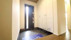 たっぷり収納できるシューズボックスです。家族全員の靴がきれいに整頓できます。ズボックスは家族全員の増えがちな靴や物をすっきり収納できます。