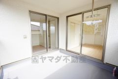 2階のインナーバルコニーは、テーブルセットを設置して気軽に外で朝食やお茶など楽しむセカンドリビングとしても利用できます。