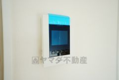 防犯性、セキュリティー対策に安心できるテレビモニター付きインターフォンです。セールスマン対策にもなり安心できます。