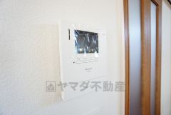 防犯性、セキュリティ対策に安心できるテレビモニター付きインターフォンです。セールスマン対策にもなり安心できます。