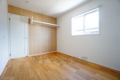 明るい室内は、風通しも良く、大変居心地の良い空間となっております。爽やかな風を感じて起きる朝は、快適生活の始まりに。