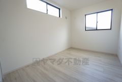 同仕様写真。あると嬉しい1階の一部屋。お子様のお昼寝スペースや客間、お友達やご親戚のお泊り部屋としても使えます。