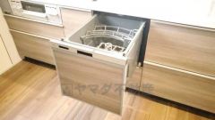 時間を大幅に短縮できる食器洗浄乾燥機付きキッチンです＾＾冬場の洗い物で手荒れの悩みもなくなります。