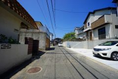 住人以外の車の進入も少なく、小さなお子様を持つご家庭にも安心です。