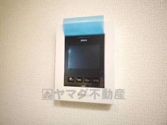 防犯性、セキュリティ対策に安心できるテレビモニター付きインターフォンです。セールスマン対策にもなり安心できます。