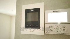 防犯性、セキュリティ対策に安心できるテレビモニター付きインターフォンです。セールスマン対策にもなり安心できます。