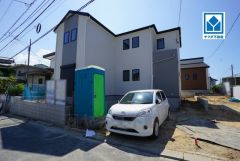 三苫駅徒歩13分、都心へのアクセス良好。スーパーやコンビニなども近く周辺環境充実。快適でゆとりのある生活空間で新生活を始めましょう^^