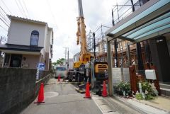 現地（2025年8月）撮影。住人以外の車の進入も少なく、小さなお子様を持つご家庭にも安心です。