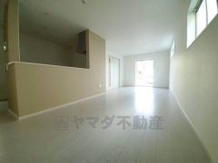 温かみのある雰囲気と、キッチンでの作業性を兼ね備え、家族の笑顔あふれる団らんのひと時をお過ごしいただける設計になっています。