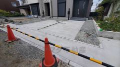 駐車スペースはゆとりある2台分を確保。マイカー用に、お客さま用に、余裕を持ってご利用いただけます。