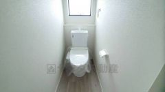 1階2階の2ヶ所にトイレがあるので、忙しい朝にもゆとりができますね。