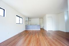 温かみのある雰囲気と、キッチンでの作業性を兼ね備え、家族の笑顔あふれる団らんのひと時をお過ごしいただける設計になっています。