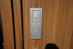かざすだけで開閉できる、タッチキー採用の玄関。お買い物帰りで、両手がふさがってきても簡単に中に入れます＾＾