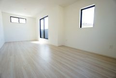 全居室収納付き＾＾お荷物の多い方も安心です＾＾寝室、子供部屋、作業部屋、、など様々な用途に分けてお使いいただけます＾＾